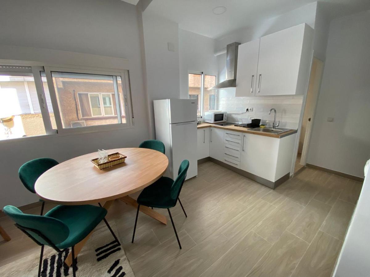 City Center And Beach Renovated Apartment Фуeнхирола Екстериор снимка